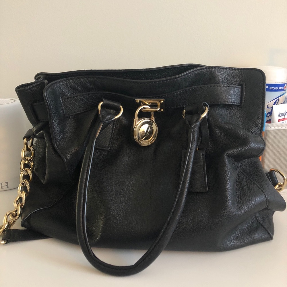 PRICE DROP! Michael Kors purse Black w gold detail